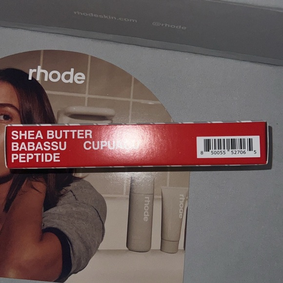 Rhode Limited Edition Lip Peptide Treatment: Peppermint Glaze - Picture 3 of 5